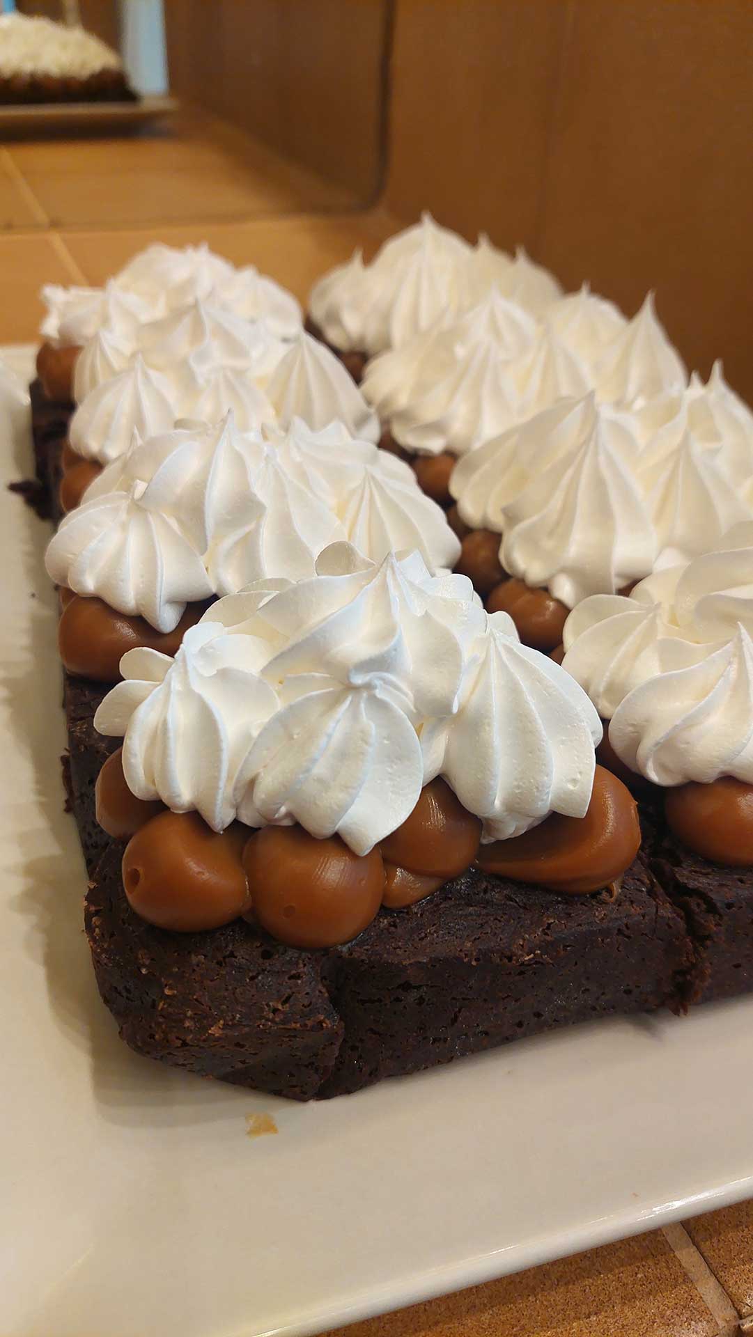 Brownie con dulce de leche y merengue